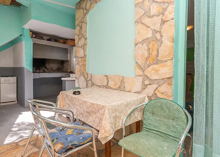 House Tiana בית נופש *